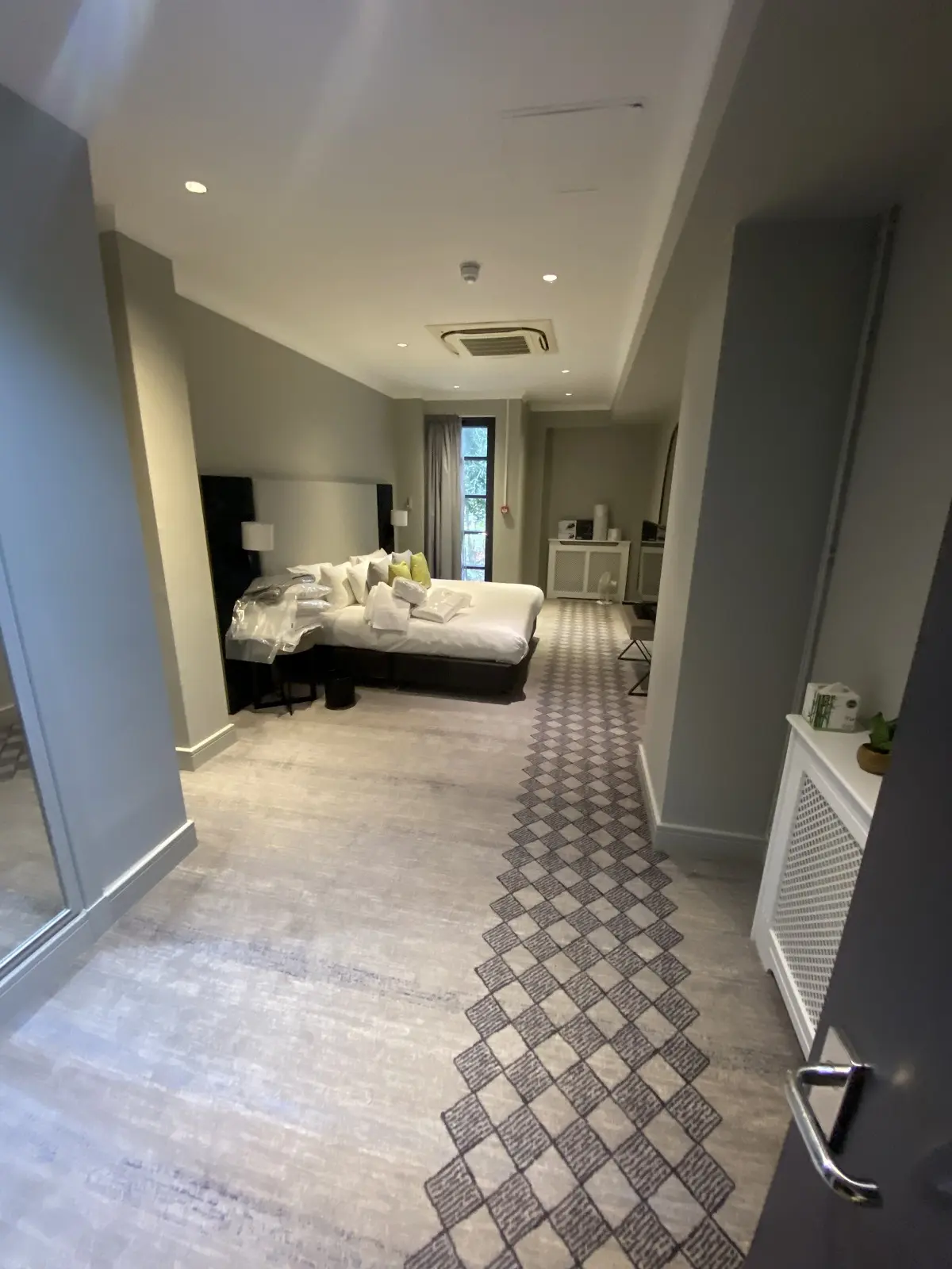 Image of Hotel Room Suite at DoubleTree by Hilton Kensington London After Painting and Decorating