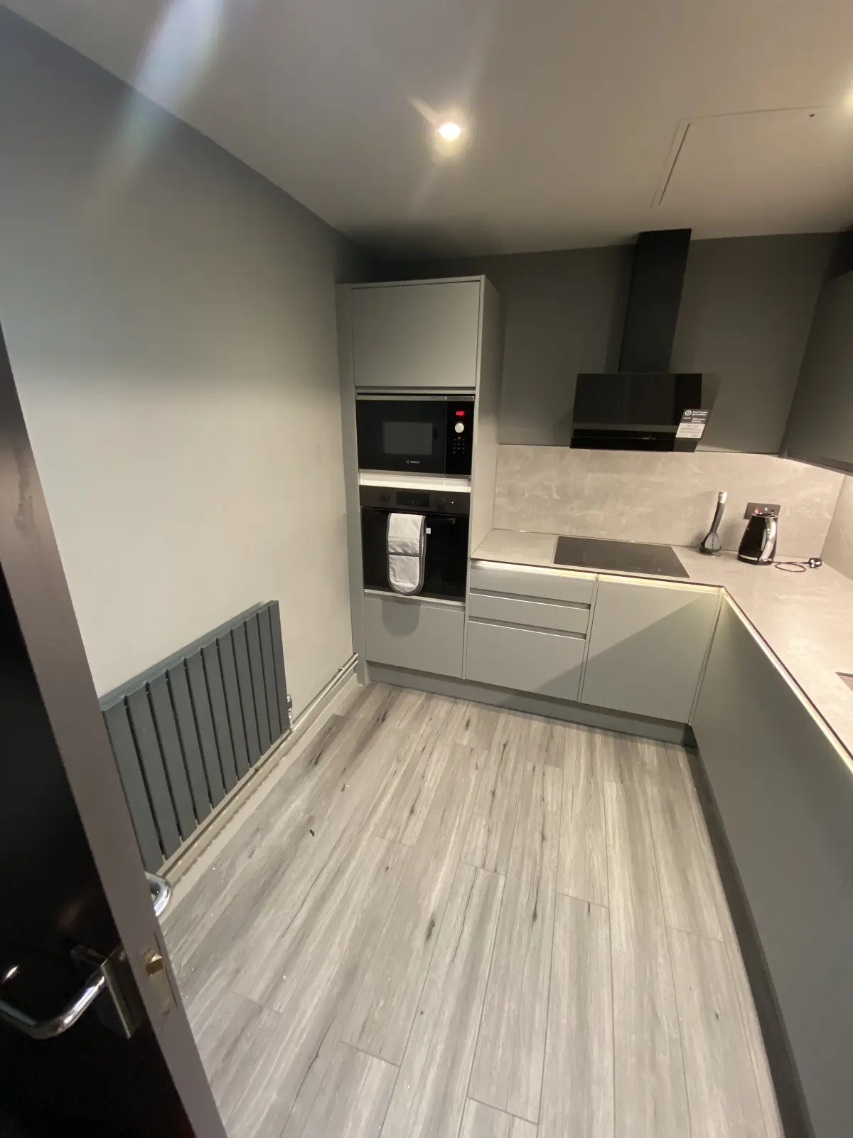 Image of kitchen decorating at DoubleTree by Hilton Kensington London